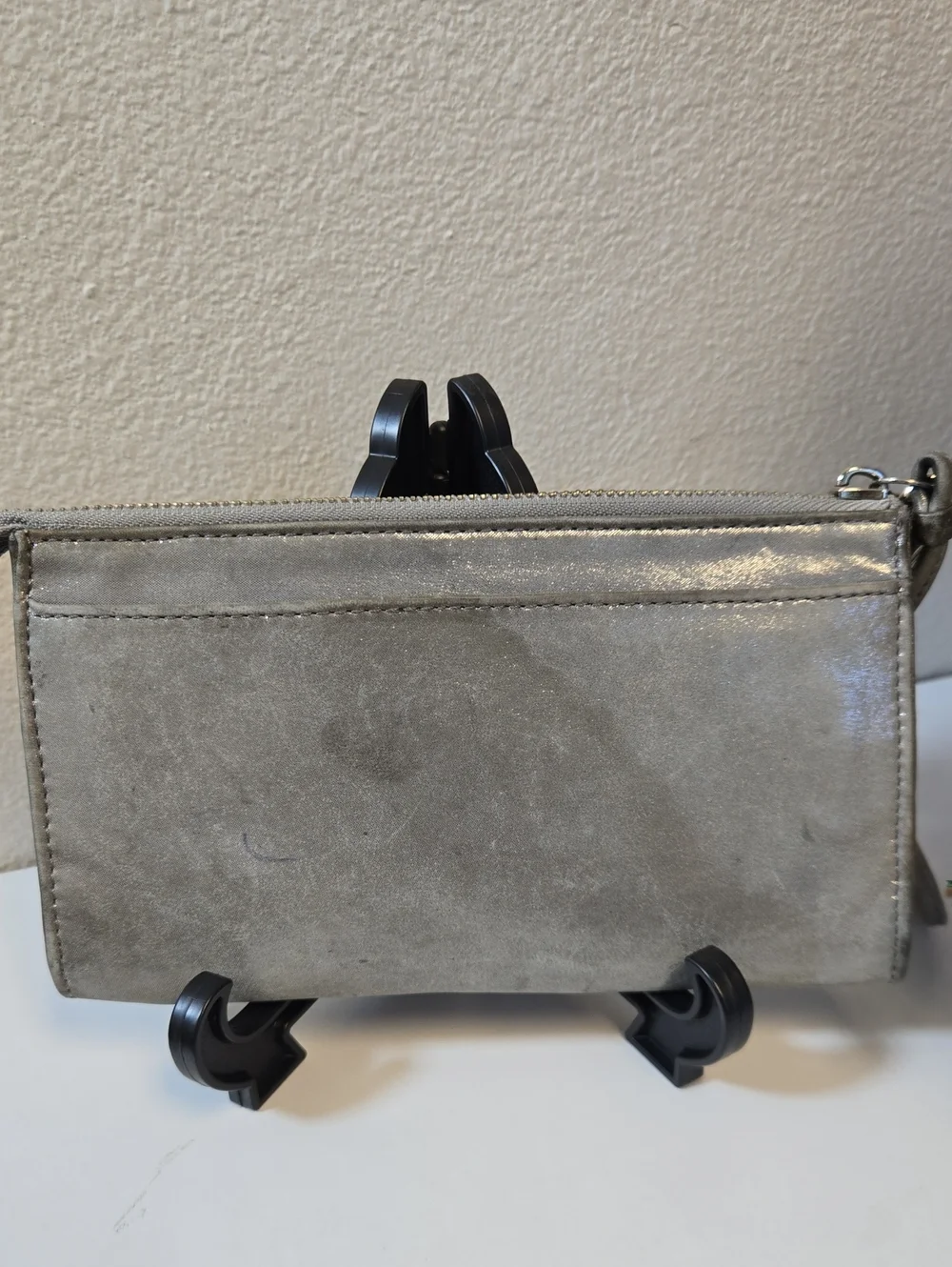 Pre-loved Coach Poppy Silver Metallic Wristlet Clutch